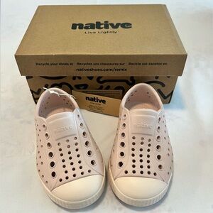 Native Kids Water Shoes - Light Pink
